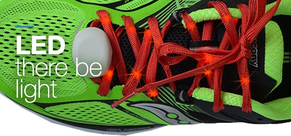 Val op tijdens het hardlopen met lichtgevende schoenveters 