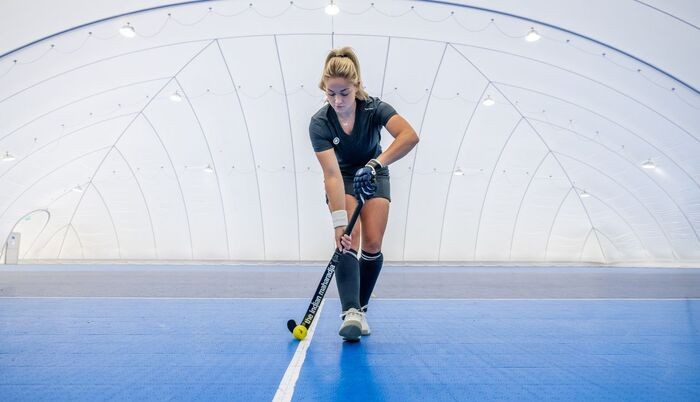 Speel beter met de juiste zaalhockeyschoenen!