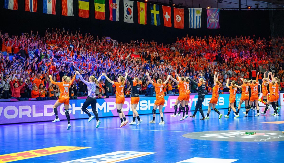 Oranje handbaldames knallen door naar de kwartfinale!