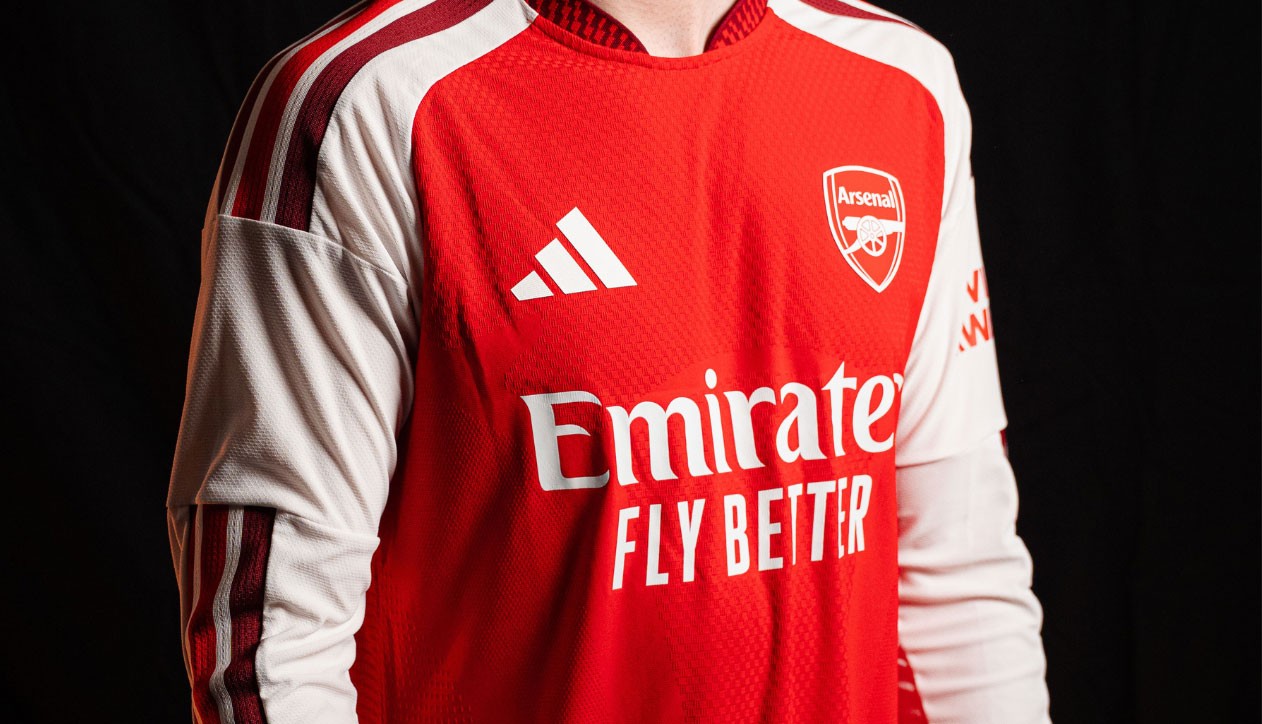 Arsenal thuisshirt 2026/27: kampioenslook met Emirates-invloeden