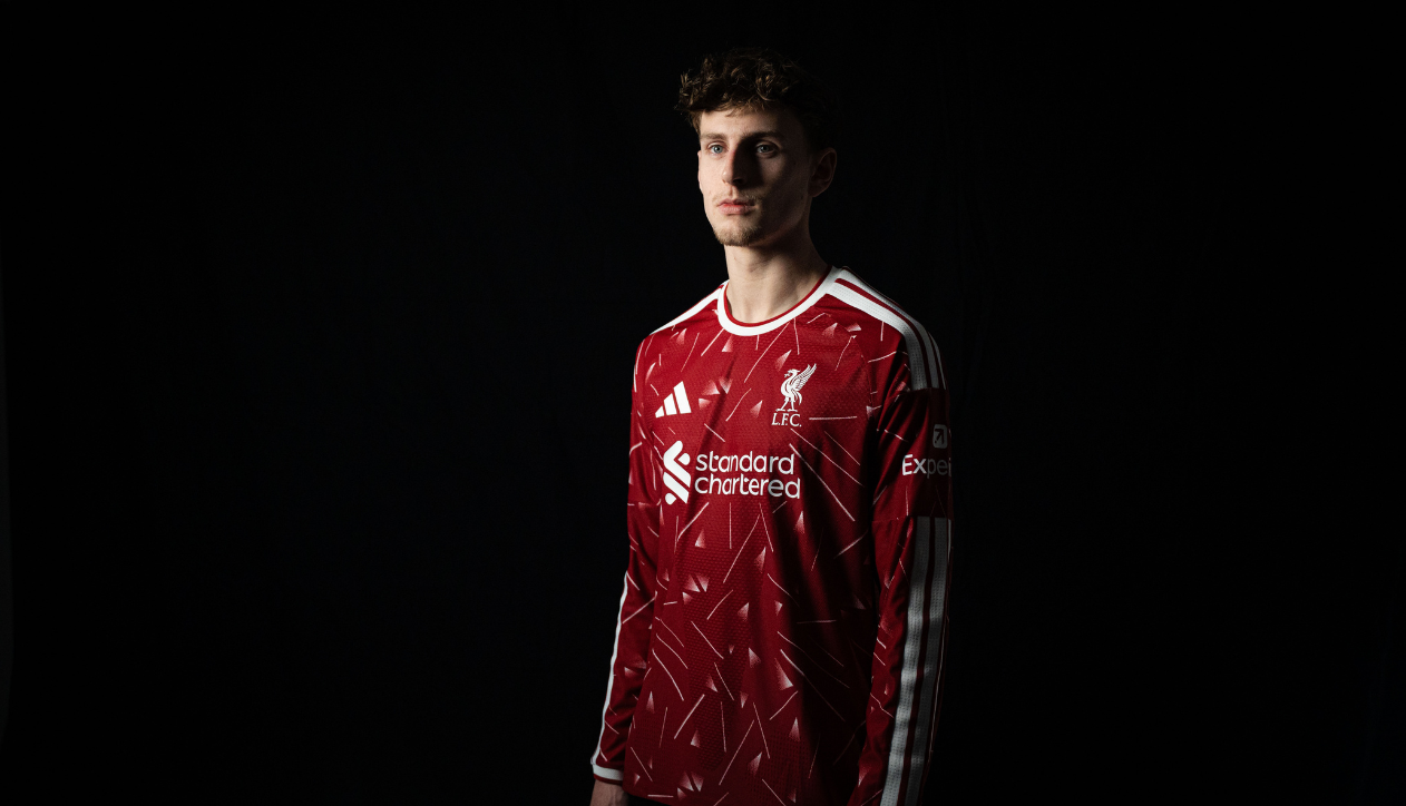 Nieuw Liverpool-thuisshirt 2026/27: klassiek rood in een modern jasje