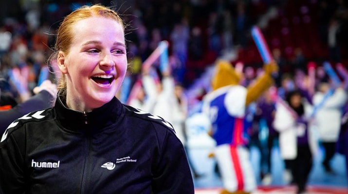 We blikken met Dione vooruit op het EK Handbal