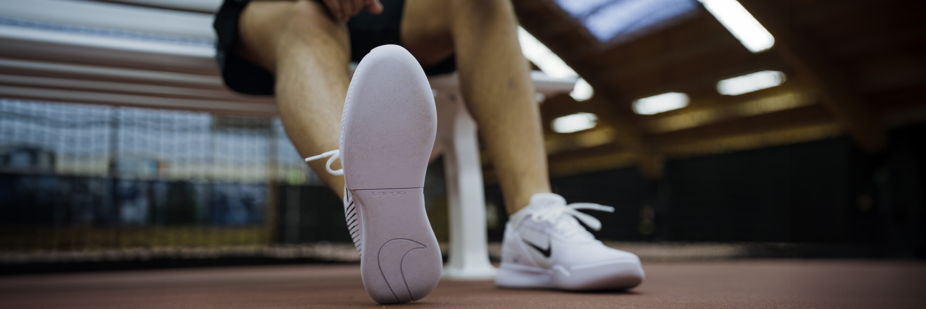 Waarom indoor tennisschoenen een must zijn voor het winterseizoen